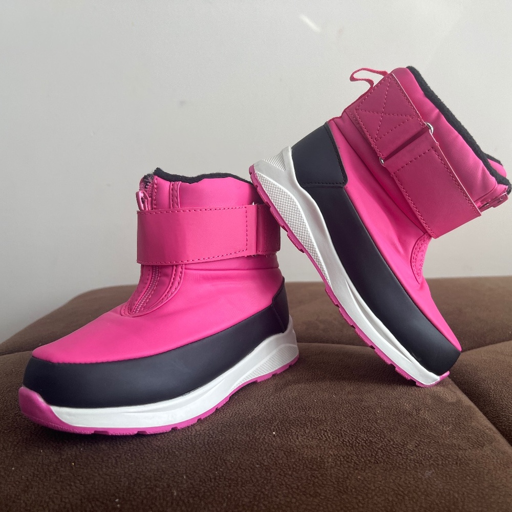 Wonder Nation Snow Boots Fuchsia Girls Size 11